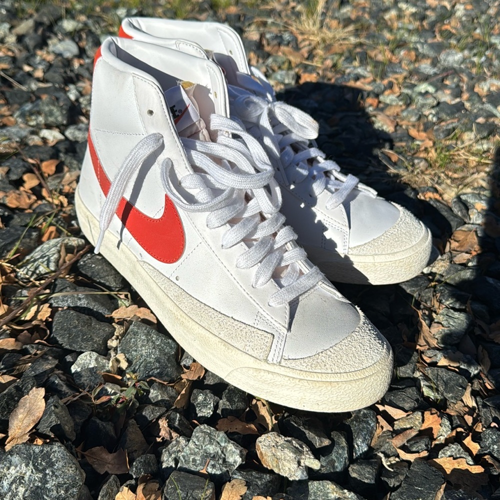 Gently used - Nike Blazer ‘77 Mid White Orange size 10